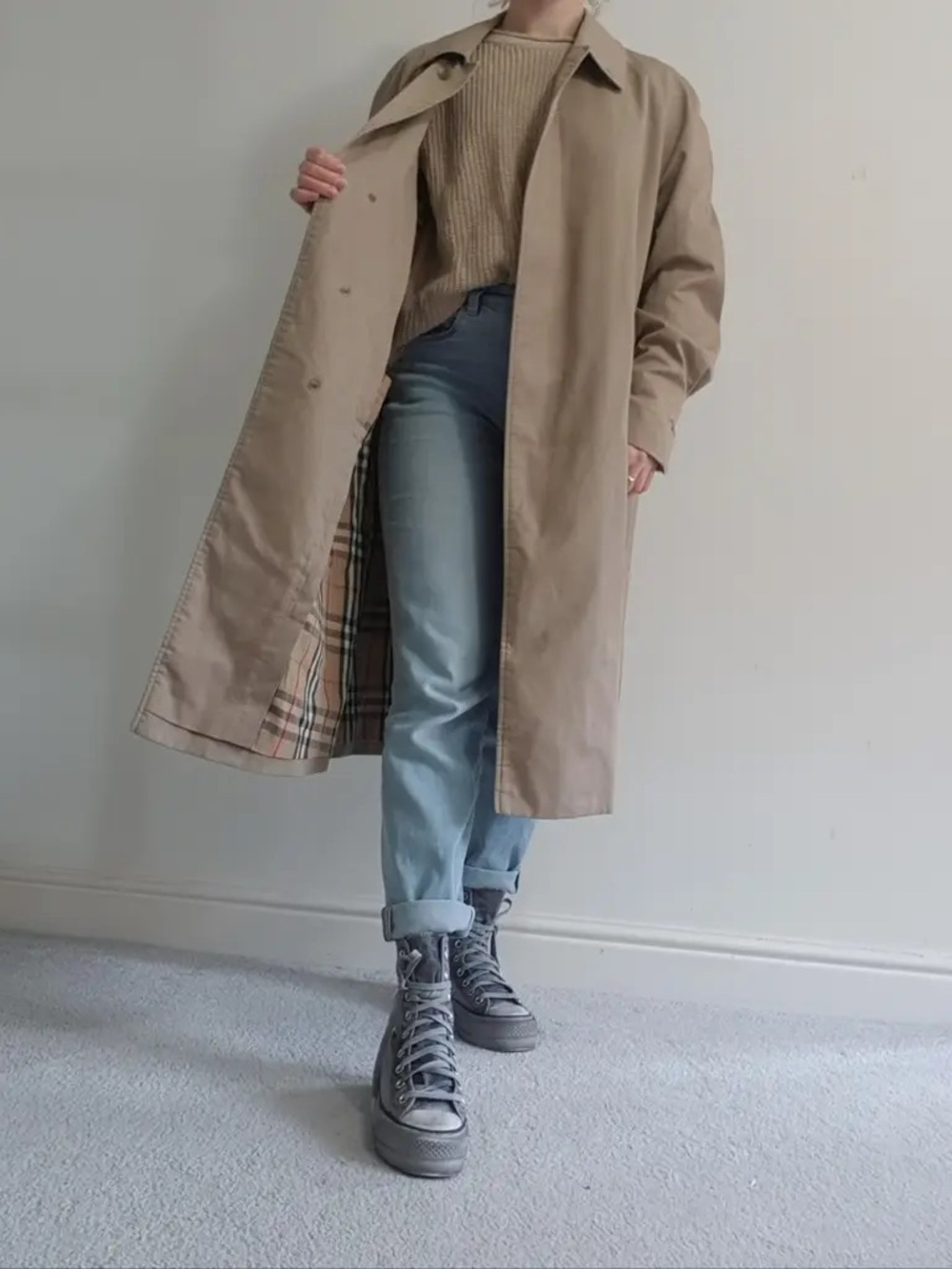 Burberry Camel Trench Coat with Signature Check Lining - Picture 2 of 11